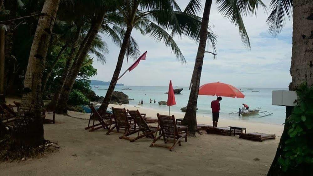 Mikas Beach Resort Balabag  Bagian luar foto